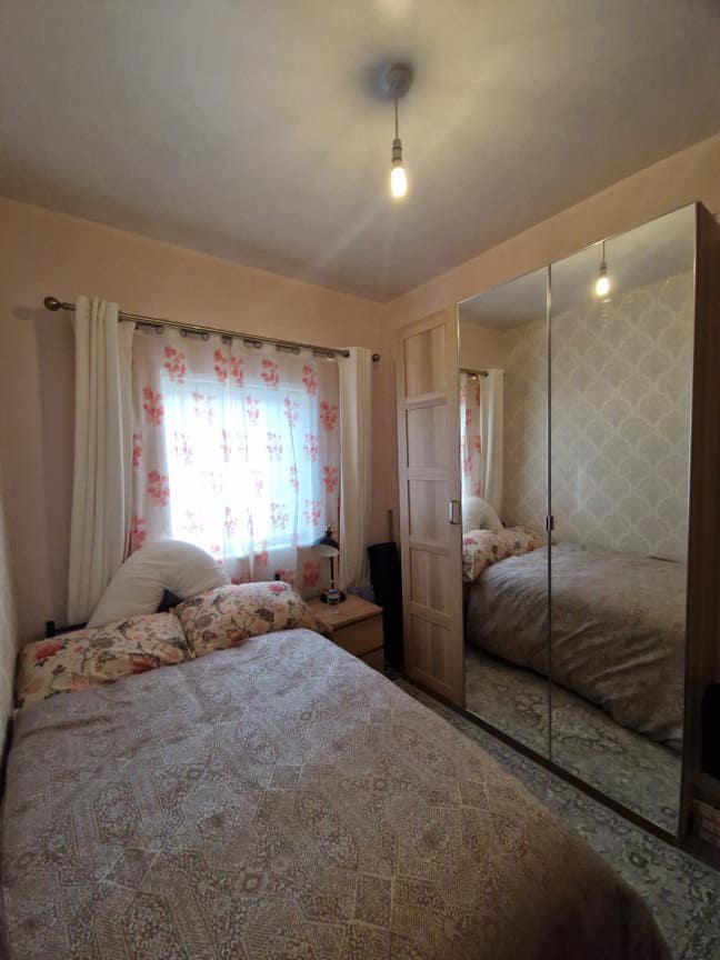 Luxury En-Suite Room | Lift & Basement Parking Main Photo