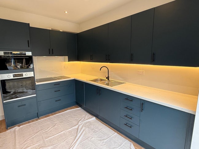 Two large rooms available in modern house! Main Photo