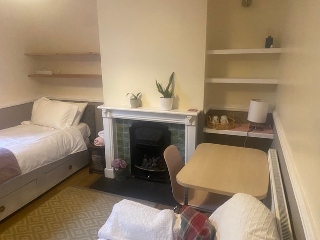 Single room in shared house available Main Photo