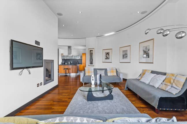 Furnished 3 bedroom luxury penthouse Main Photo