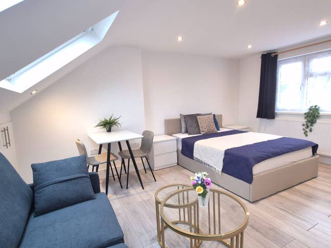 🏡Brand New En-suite Rooms🎄 Xmas offer - £250 off Main Photo