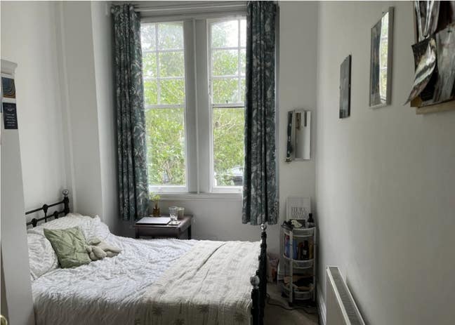 Nice room in friendly flatshare in great location Main Photo