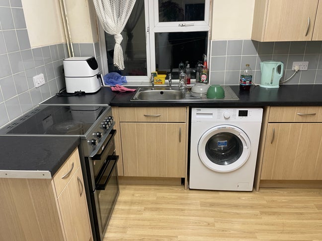 Cosy spare room for rent  Main Photo