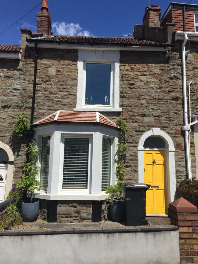 Small double room available Main Photo