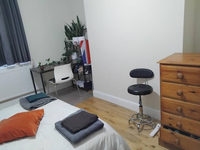  1 bedroom in a 3 bed house in Hornsey Road, Londo Main Photo