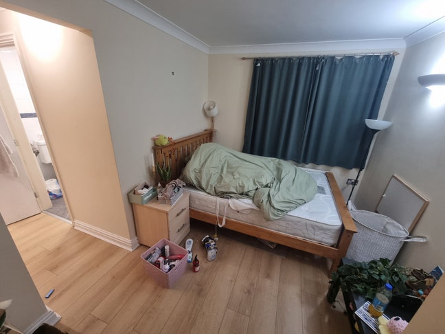 Available room in 2-bed 2-bathroom apartment – M15 Main Photo