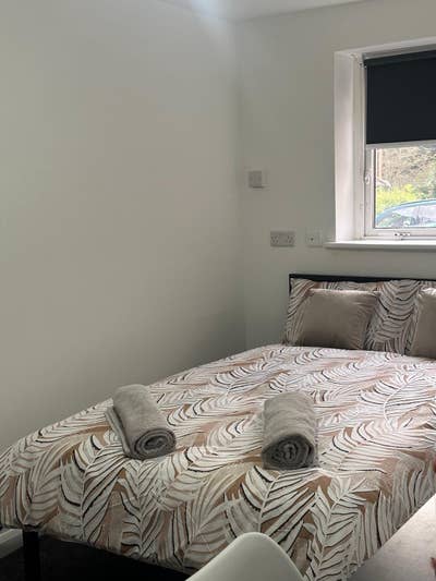 Lovely double rooms to rent in shared modern house Main Photo