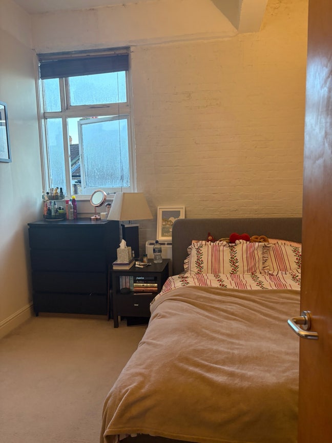 Double Room Available In Whitechapel  Main Photo