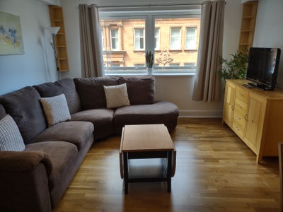 Modern 2-Bed City-Centre Flat — Parking Available  Main Photo