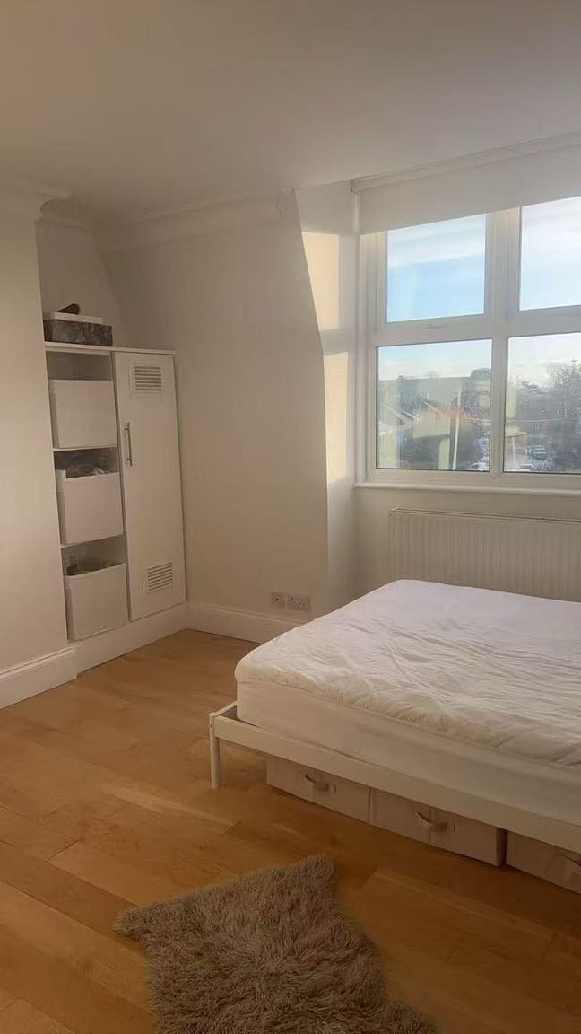 Bright & Spacious Double Room | TW12 2BJ Main Photo