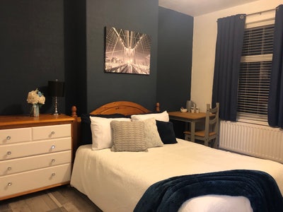 Large Double Room - Professional HMO Main Photo