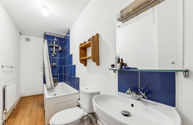 Large double room in Brixton Main Photo