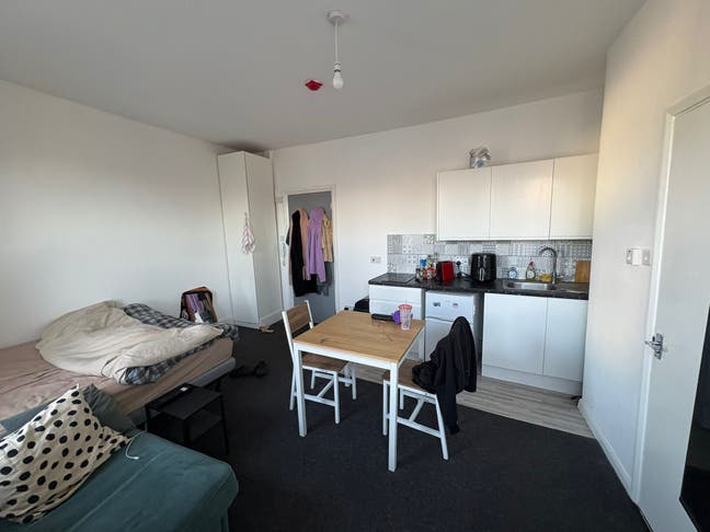 Amazing studio in Hackney Main Photo