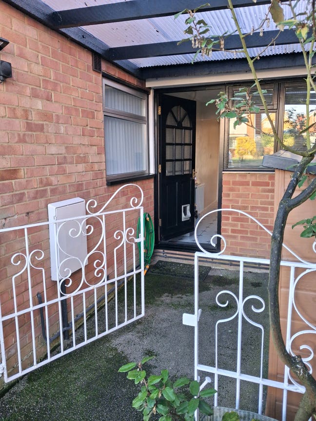 Self-Contained Annexe for Rent (Mon-Fri) (Bills In Main Photo