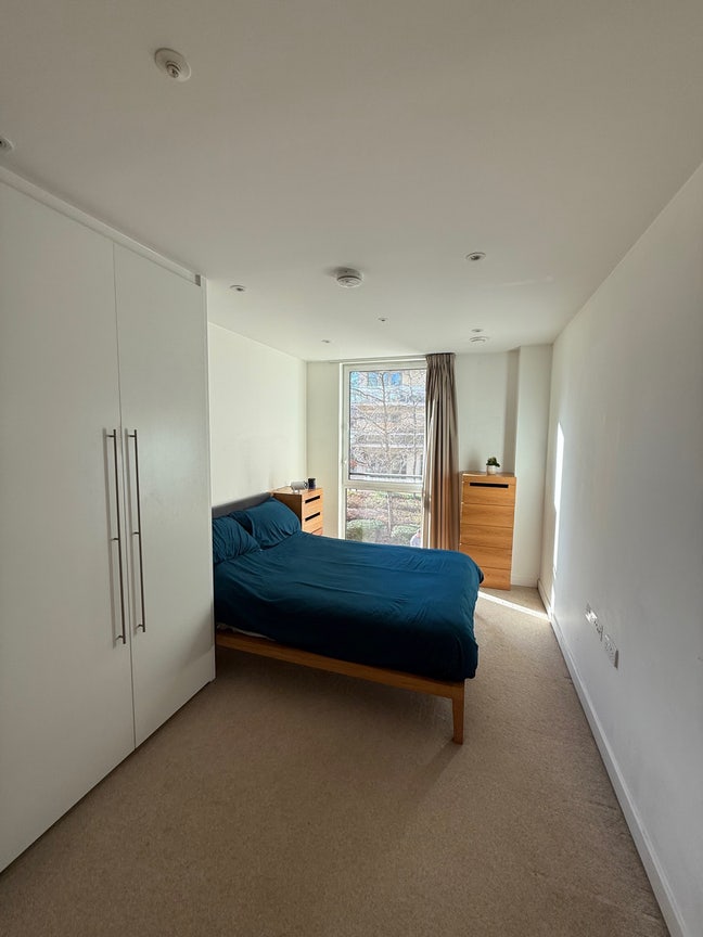 Large En- Suite Room Available  Main Photo