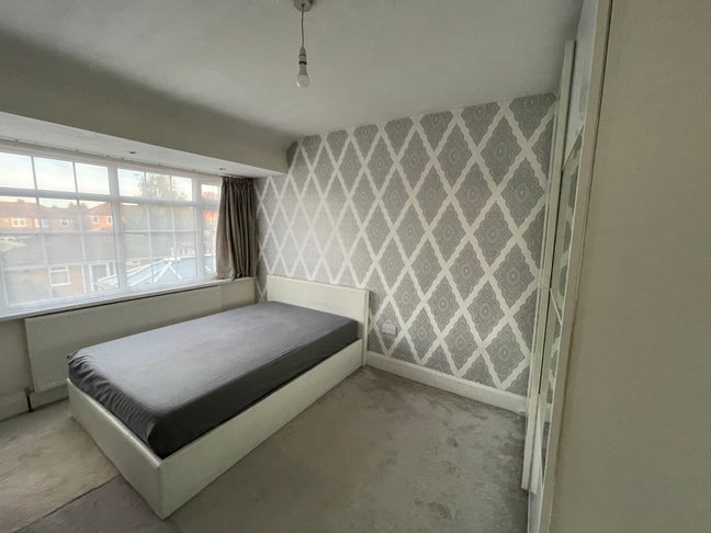 Double Room to Rent Main Photo