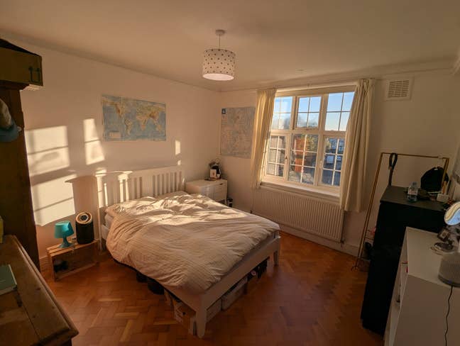 2 rooms available in lovely Wimbledon flat Main Photo