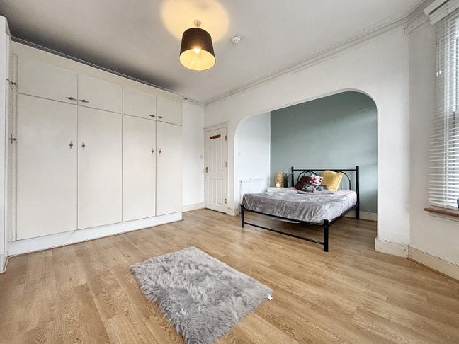 ‼️ Very Large Room | No Deposit ‼️  Main Photo