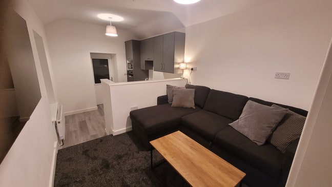 Newly renovated,self contained. 1 bed apartment Main Photo