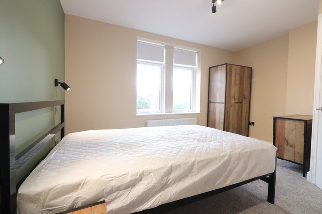 Amazing New Studios and En-Suite Double Rooms  Main Photo