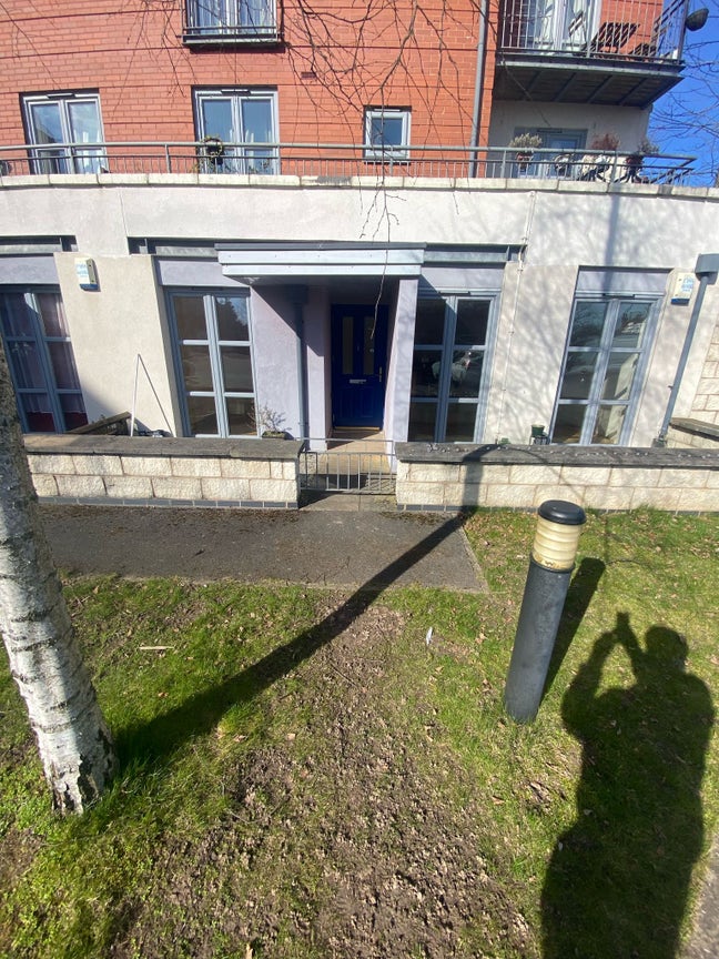 Stunning one bed Apartment in NG3  with Parking Main Photo