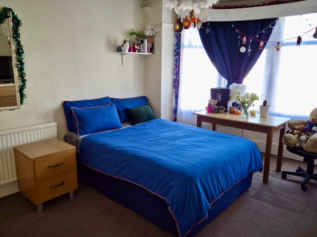 Studio Room Available Now Main Photo