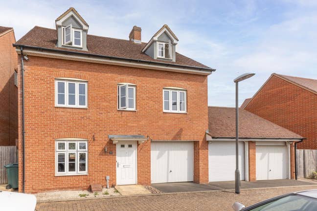 Large double ensuite room Main Photo