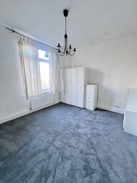 Spacious Furnished Double room Main Photo