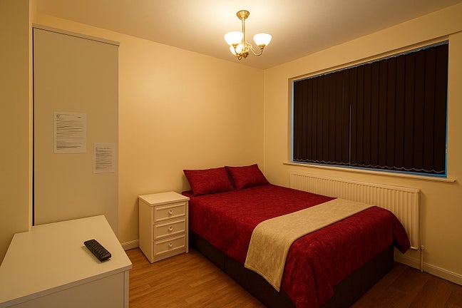 2 bedroom flat in Longsight. All bills included. Main Photo