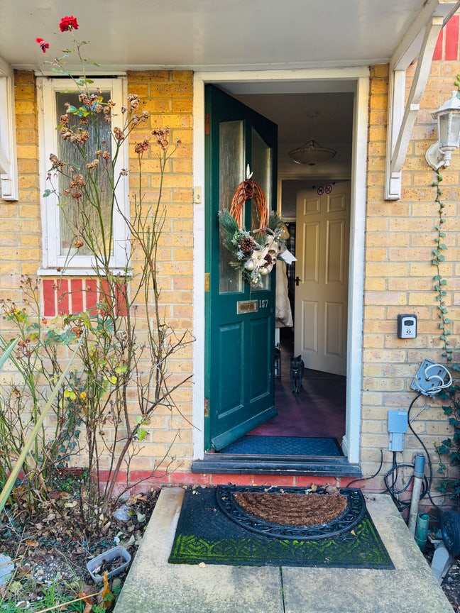 Double Room available in Mudchute Main Photo