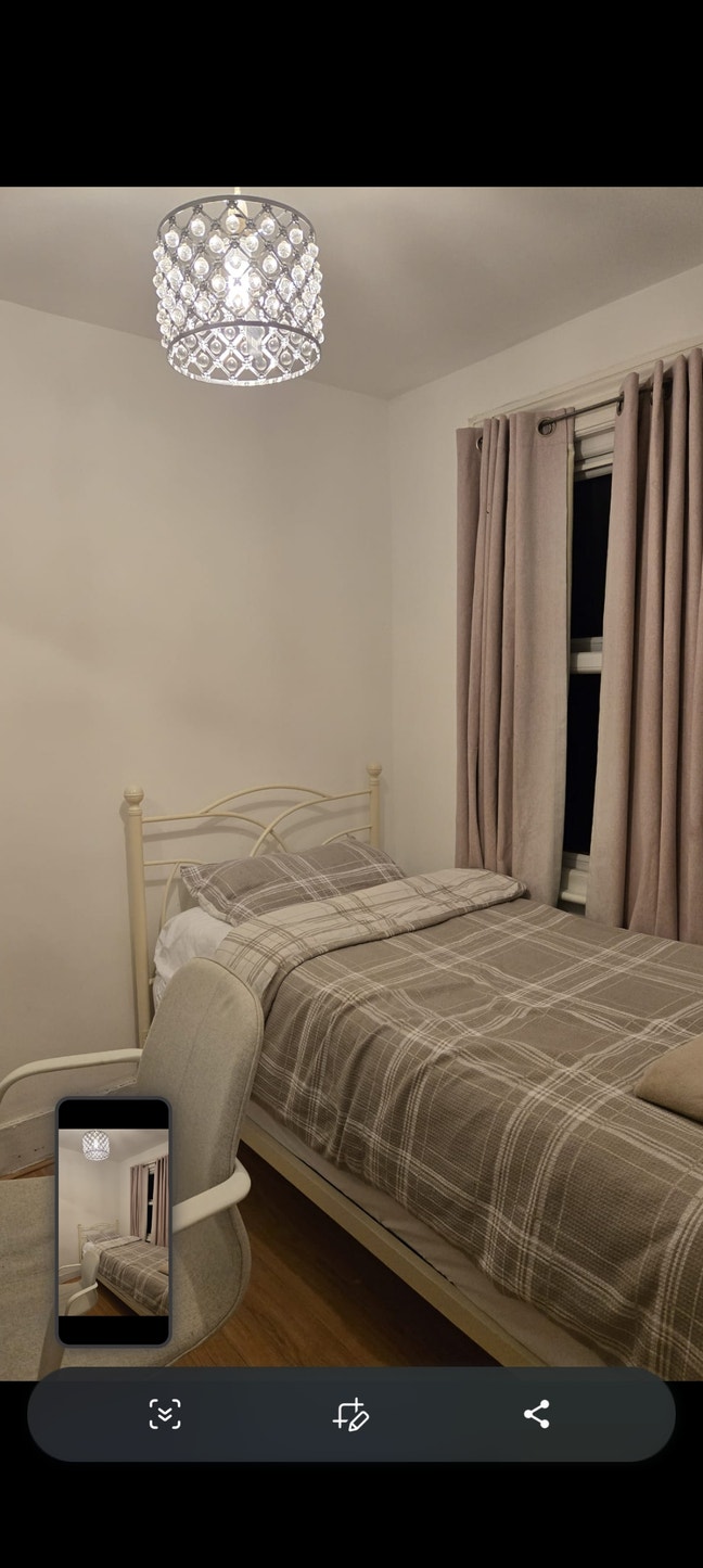 One large room and a double room to let  Main Photo