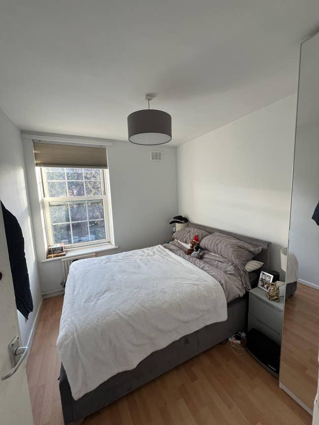 Double Bed Oval Main Photo