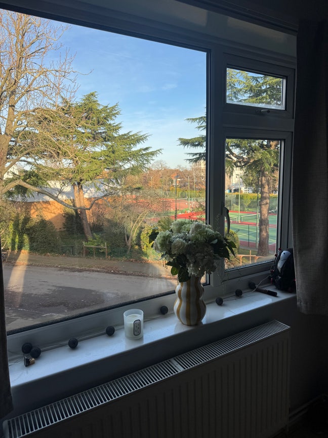 Short Term Sublet [Available 19th Dec - 10th Jan] Main Photo