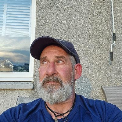 Professional Male seeks a single or double room Main Photo