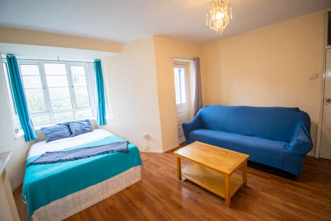 Bright & Modern Room – All Bills Included! Main Photo