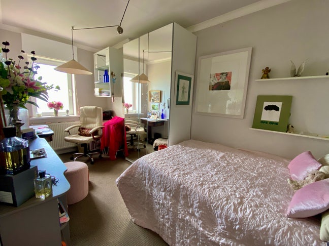 Attractive home, room with a view, calm atmosphere Main Photo