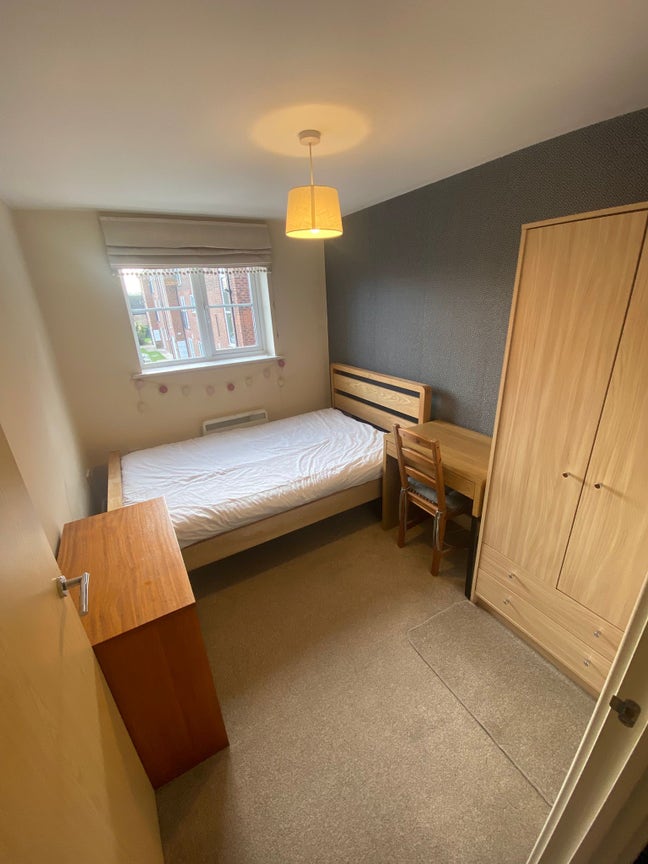 Room available January Main Photo