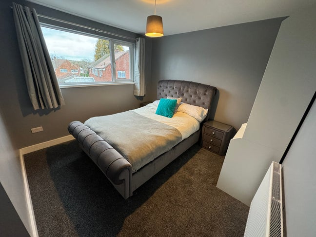 2 Huge Bedrooms in a Shared House in Kingswood Main Photo