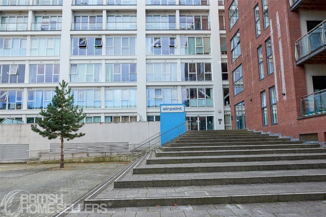 Majority of flat available for short term lodger Main Photo