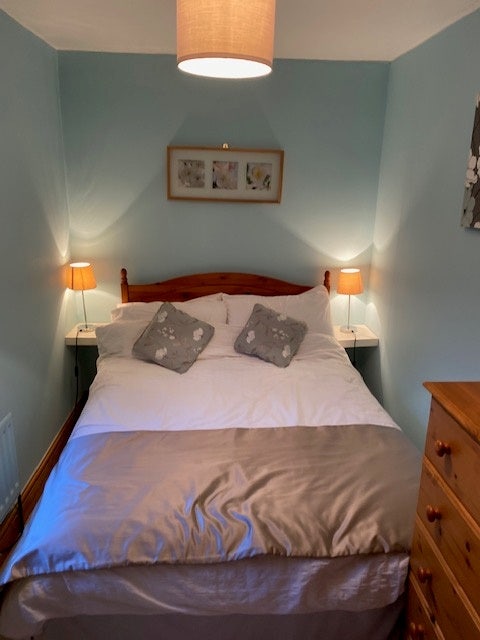 Bright Double Room in Friendly Home - Sevenoaks  Main Photo
