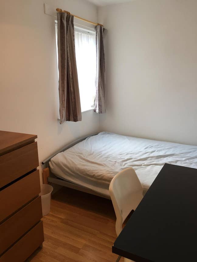  Double  room  Gilesgate  (female  students Preferred)
 Main Photo