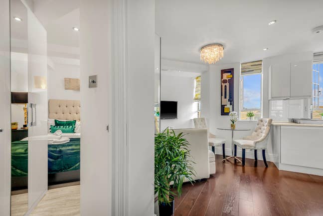 Cosy 1 Bed in Chelsea Main Photo