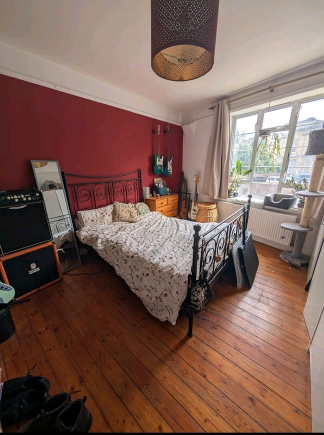 Two Rooms Up For Grabs Main Photo