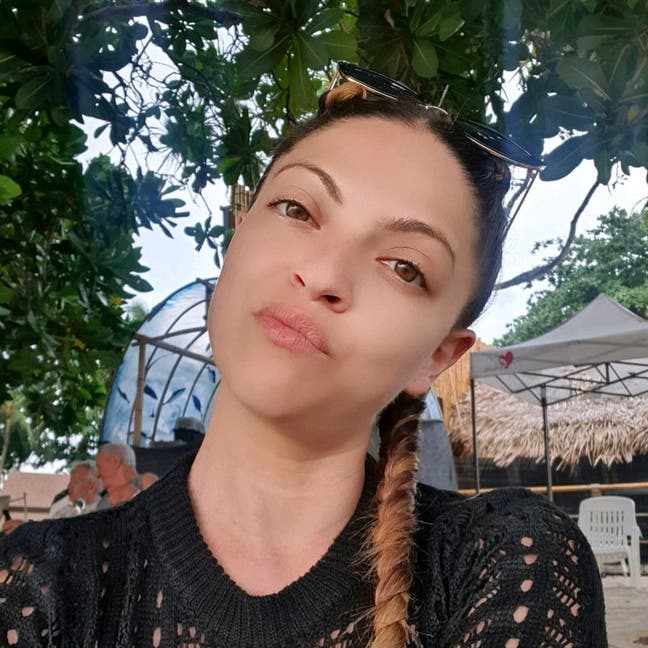 35 year old Female seeks a double room Main Photo