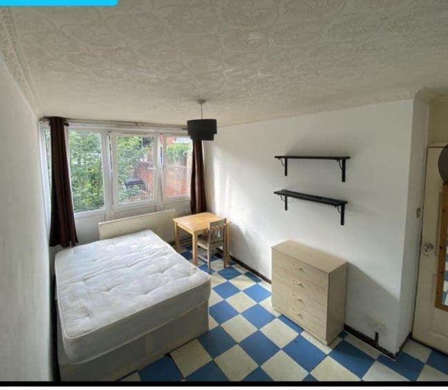 Double Room for Single Occupanc All Bills Included Main Photo