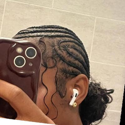 Professional Female seeks a double room Main Photo