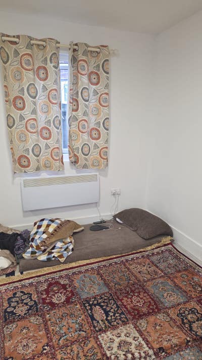 Studio Flat to Let –  Harrow HA3 5HB - With Bills  Main Photo
