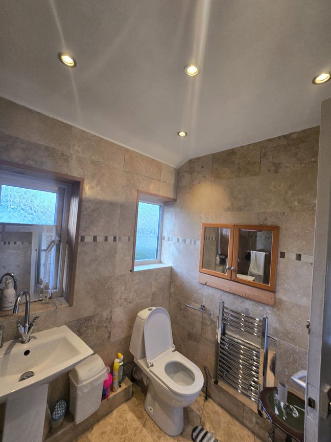 Double Room to rent Main Photo