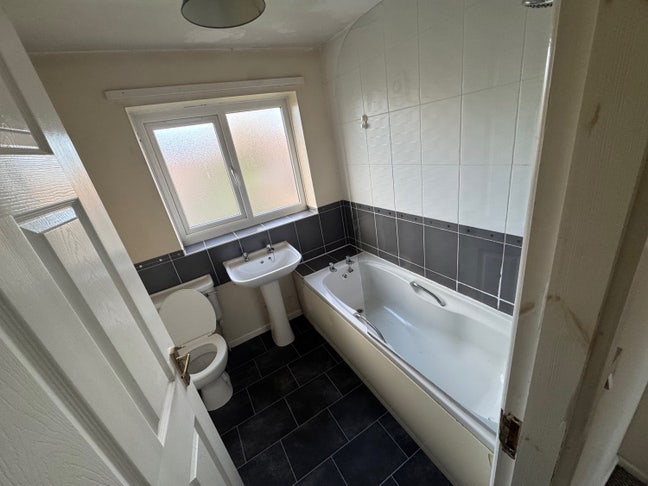 2 room for rent. Main Photo