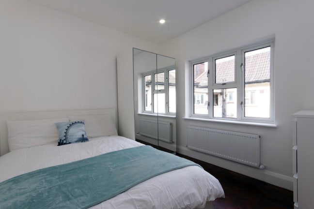 Room near Canada Water Station Main Photo